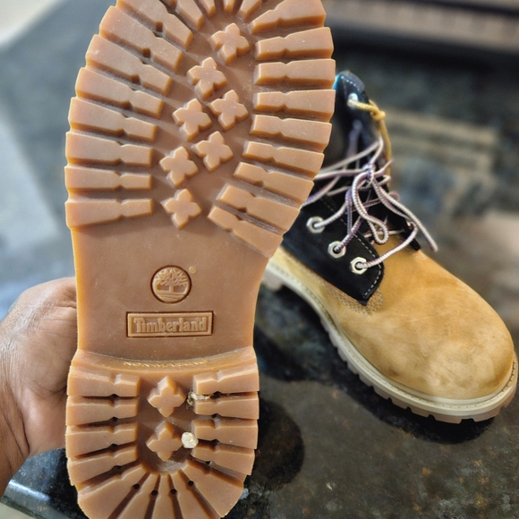 Boots - Picture 5 of 7